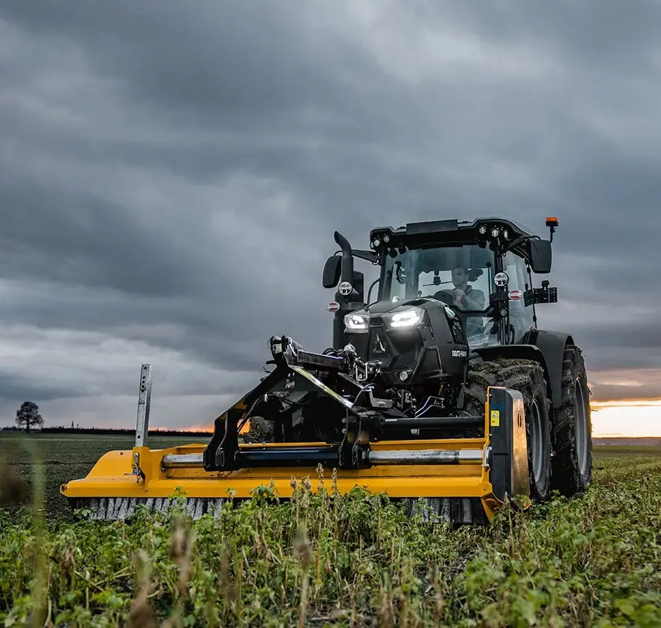 Same Deutz-Fahr Background